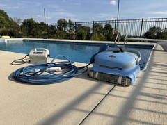 Dolphin M200 Pool Cleaner Robot
