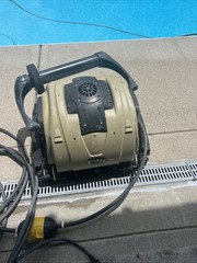 Aquabot Z2 industrial Pool Cleaner